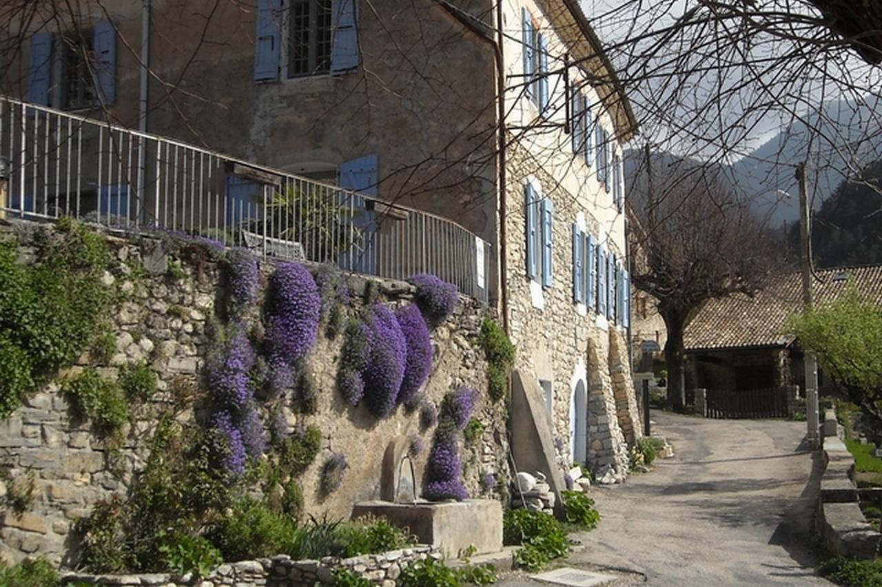 Le Sareymond Bed & Breakfast Menée Exterior foto